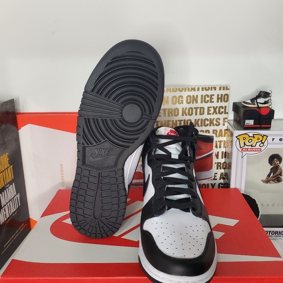 Nike Dunk High Panda - Picture 2 of 3